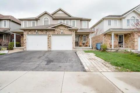 Nimo Homestay Guelph Exterior foto