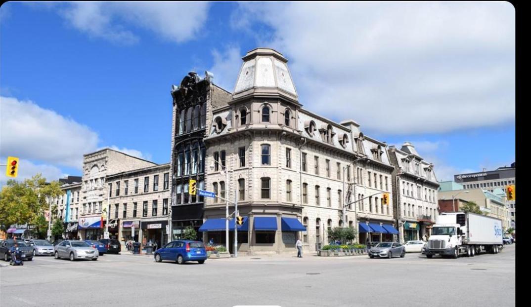 Nimo Homestay Guelph Exterior foto